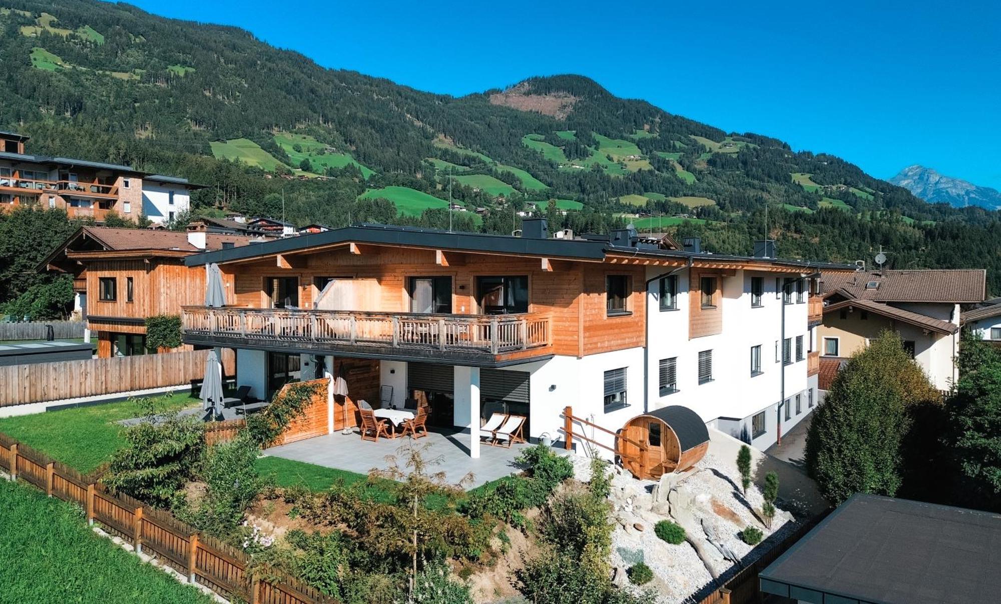 Chez Nous - Balcony Und Car Park By Alpenluxus Appartements Fuegen Exterior photo